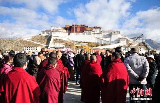 西藏白皮书四方面揭批达赖集团非暴力假象