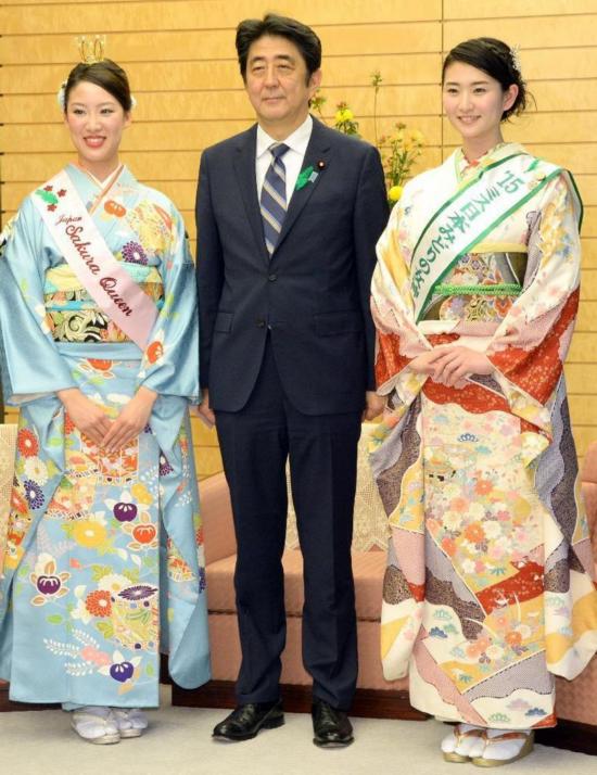 安倍接见日本樱花女王、绿色女神