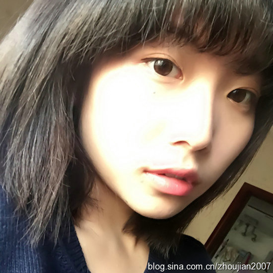 《非诚勿扰》黄菡美艳女儿近照曝光 清纯可爱