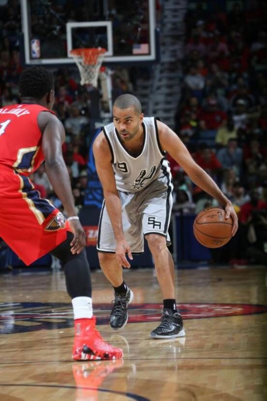 马刺18年连续进季后赛 GDP诠释兄弟在一起