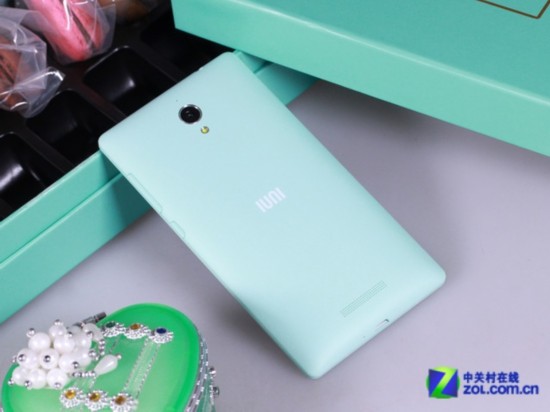 看视频玩游戏更爽 2K显示屏智能手机推荐(组图