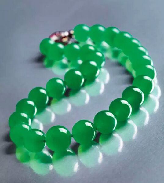 别看网上的假名流炫富 这些名媛才是真珠宝壕