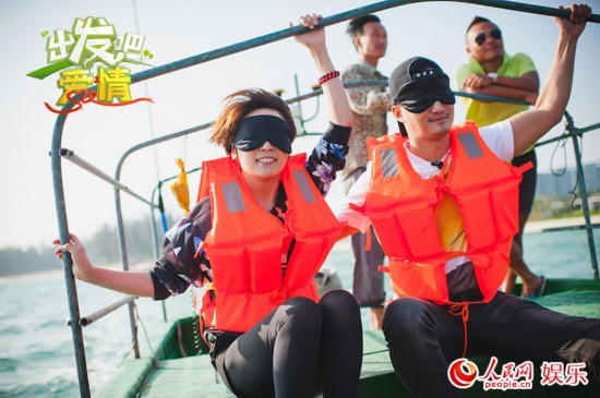 吧爱情》戚薇全程手挽李承铉 吴京谢楠华少范