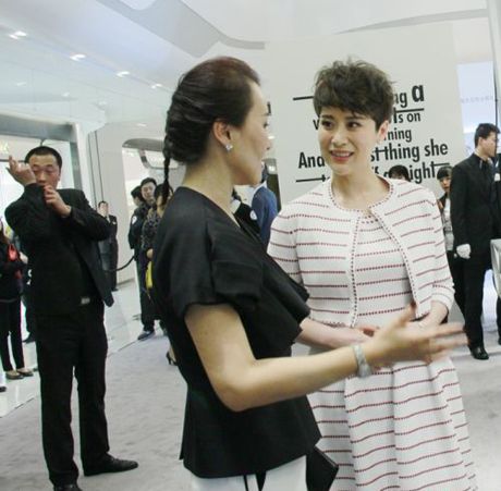 海清北京快闪捞金保镖霸气开道 揭秘海清显赫