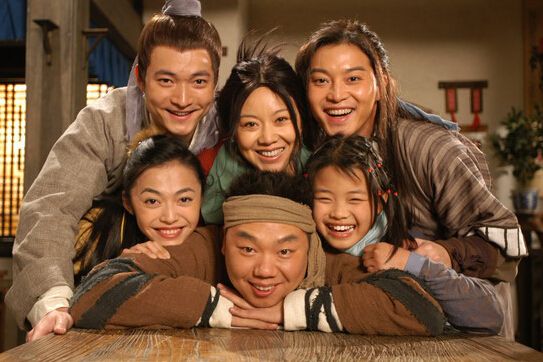 毕福剑19岁<em>女儿</em>毕凌搞怪杀马特发型 与莫小贝