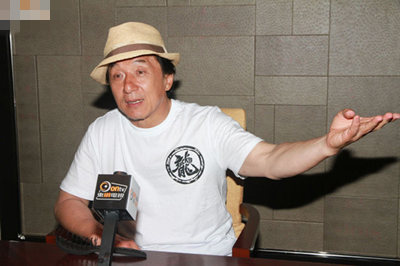 成龙承认小龙女:或因吴绮莉涉嫌虐女事件