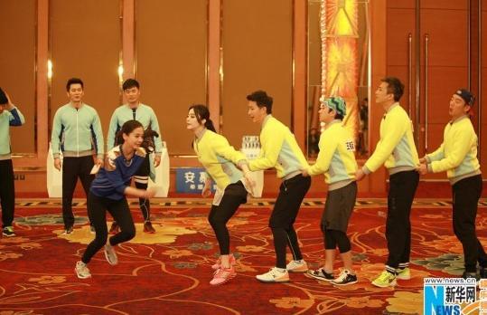 跑男2开播撞上郑凯生日 韩庚单手挑baby获赞绅