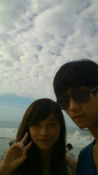 四川90后小伙放弃保研养鸡 女友弃海外留学夫