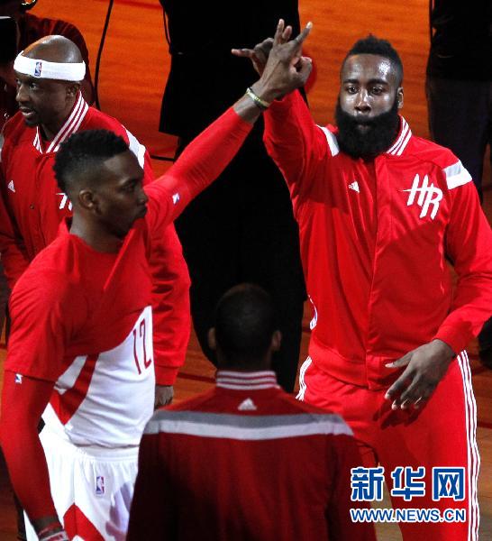 NBA季后赛:火箭胜小牛 总分1-0