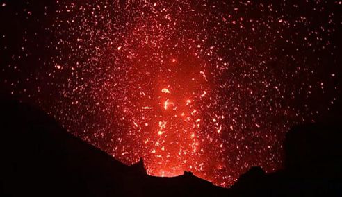 努比亚无边框手机Z9屏幕初秀 无边精彩尽收视