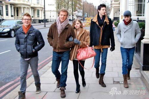 贝克汉姆一家颜值爆表:科洛·莫瑞兹成人版小