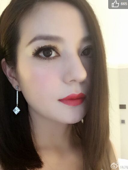 金像奖《亲爱的》赵薇夺冠 黄晓明约其横冲直