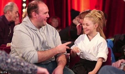 英国9岁武术萝莉武艺超群 3岁开始学习跆拳道