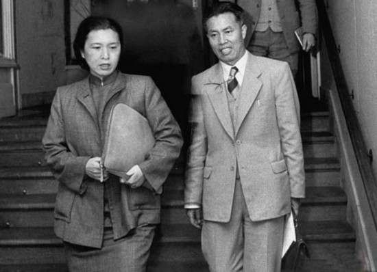 1954年,在瑞士日内瓦会议期间的龚澎.