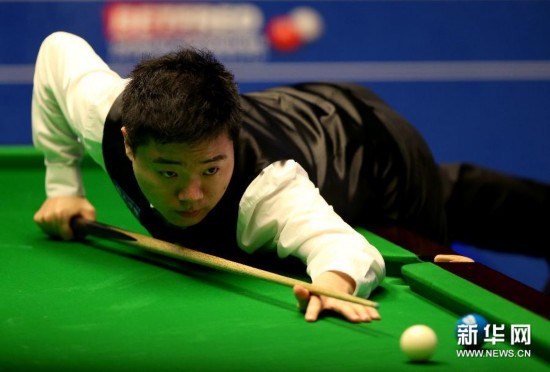 世锦赛-丁俊晖错失147 逆转戴维斯将战希金斯