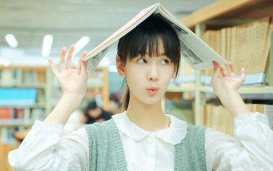 南航校花陈都灵清纯走红 盘点爱运动的校花