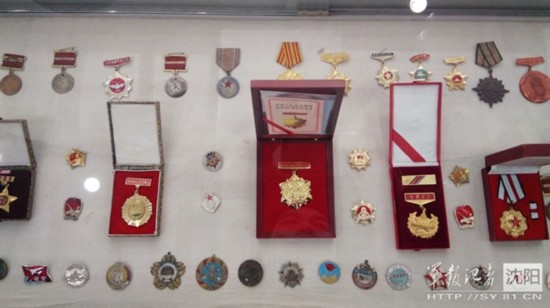 罕见新四军特等功奖章在沈阳铁西档案馆展出