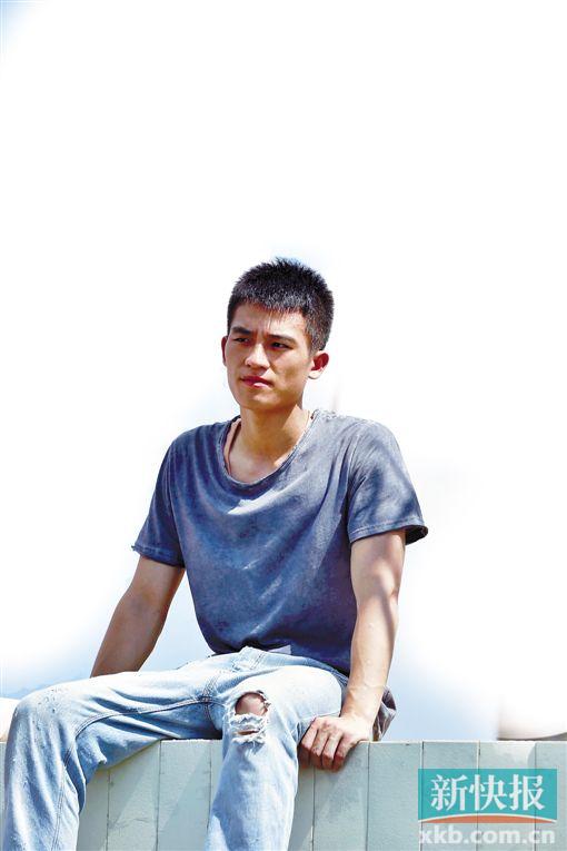 左耳本周上映欧豪变身忧郁自卑男