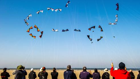 什么样的天空飘着什么风筝 17274202838432884515.jpg