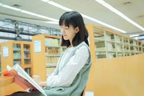 南航校花<em>陈都灵清纯力压奶茶妹</em> 出演《左耳》