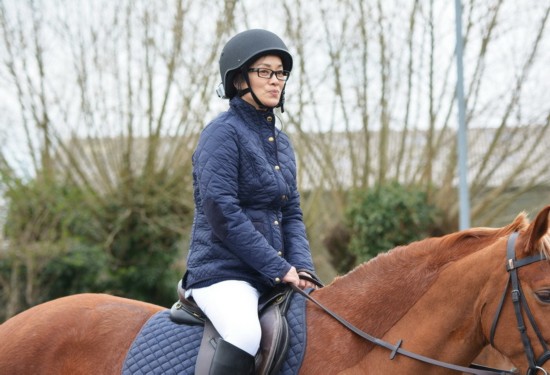 《花少2》首播疯狂旅行:花少团骑马乘地铁 杨