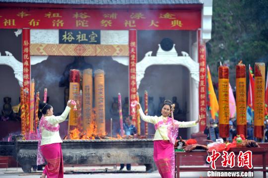 百色布洛陀民俗文化旅游節舉行千年歌圩重現繁華