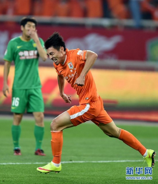 中超:山东鲁能泰山队3-0战胜北京国安队