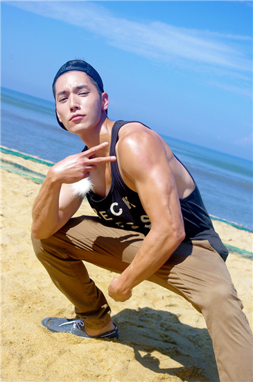 《前往世界的尽头》素人男神意外走红