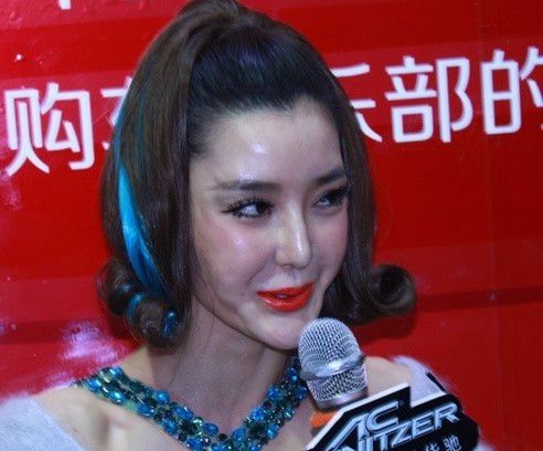 巩新亮整容粉丝哭了 明星整容后的凹凸脸(组图)