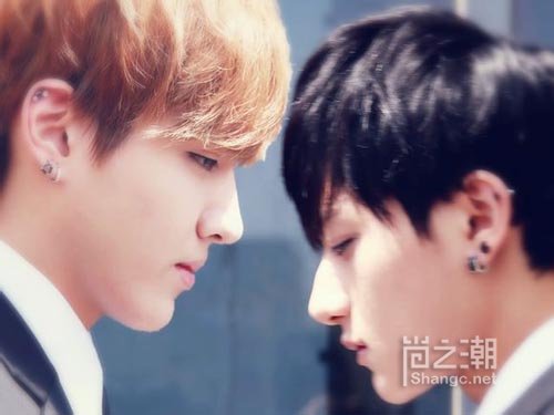 黄子韬吴亦凡昔日亲密合影被扒 曾骂吴亦凡是