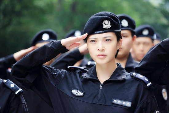 《特警力量》王妍之徒手擒凶 网友:这才是真女