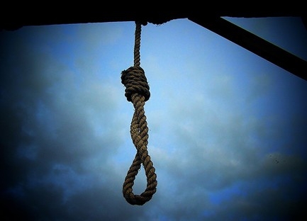 装修铁锤砸死路人 揭秘全球你想不到的意外死