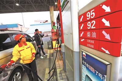 国际油价上月反弹逾20% 创近六年最大单月涨