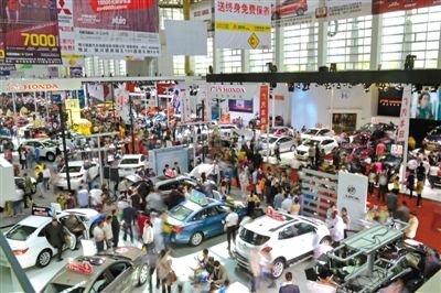 第七届房 车博览会迎来观展高峰 5月1日接待近8万人次高清图片