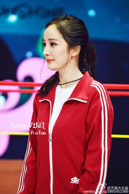 快乐大本营杨幂与Baby比拼清纯 黄晓明戏里戏