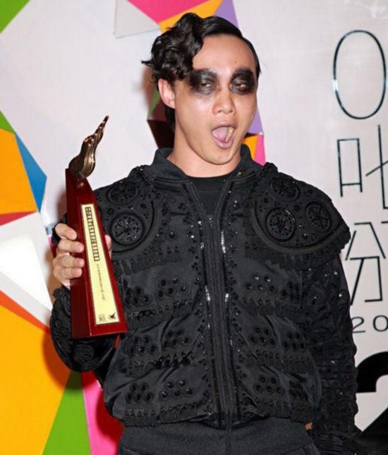 黄晓明鹿?EXO 男星画眼线是型男还是杀马特