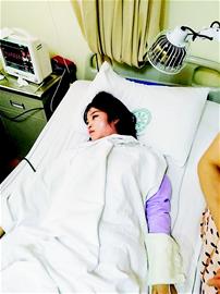 男司机行车记录仪视频曝光两人互相别车矛盾