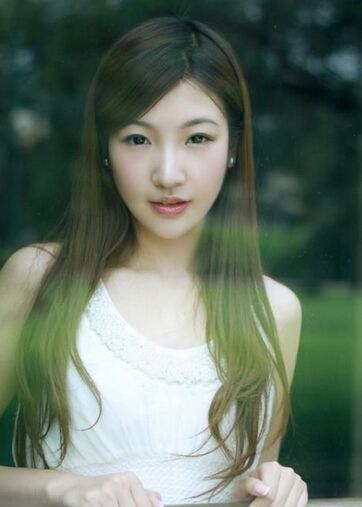 点击图片查看详情 新娘魔术 婚纱店_刘谦宣布婚讯新娘王希怡 魔术婚纱照玄幻(2)