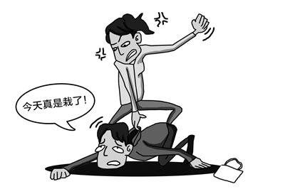 小偷入室盗窃碰到女汉子 遭暴打跳楼逃命