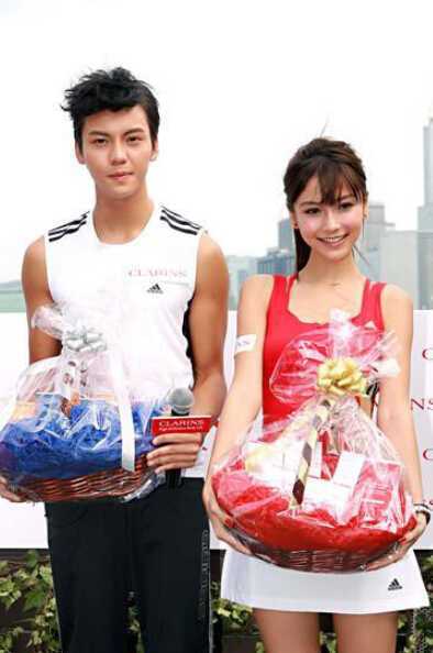 扒黄晓明的前任们:胡可刘云李菲儿秦岚赵薇 