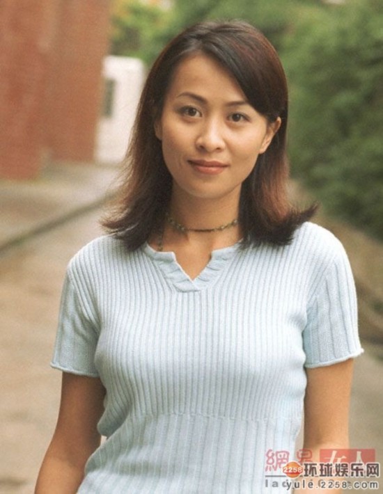 重庆视窗 文娱    刘嘉玲年轻时候相当美貌,不管现在多少人说她像那英