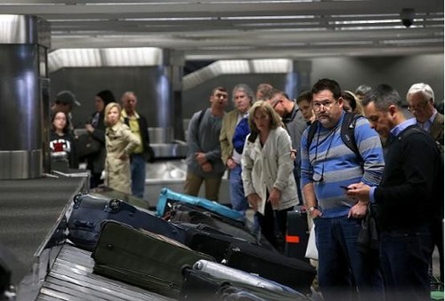 能防盗 三星联合新秀丽打造智能行李箱