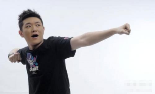 《天天向上》主持人田源疑婚内出轨 田源老婆