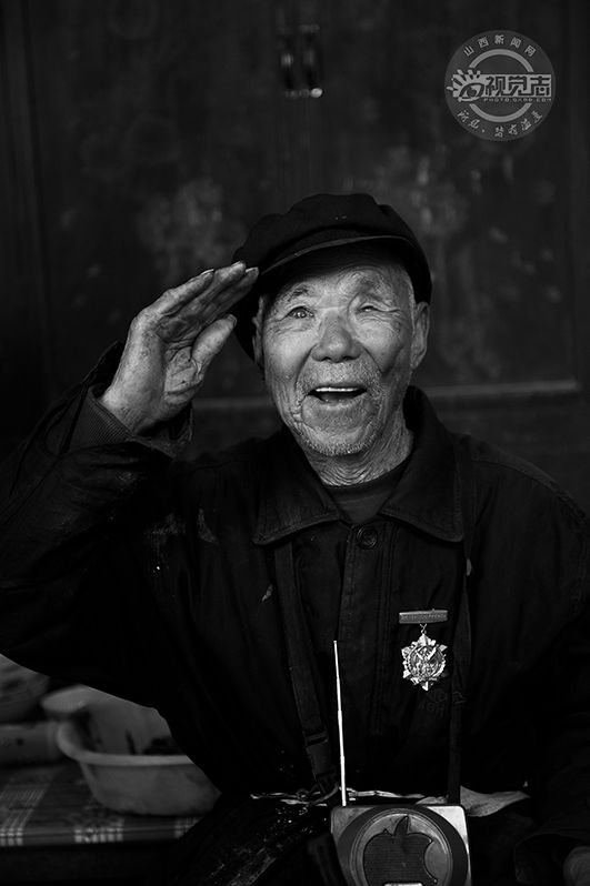 纪念抗战70周年:老兵的敬礼(高清组图)