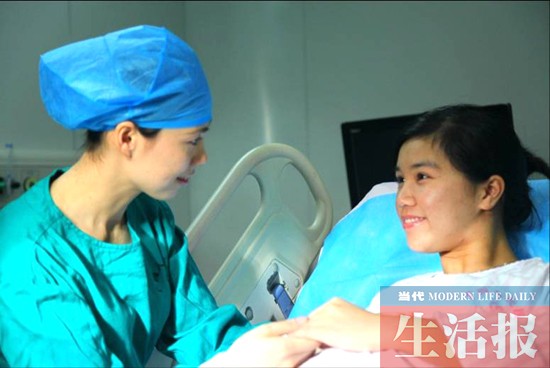 走近接生婆:她们最高兴听到新生儿哭声(图)