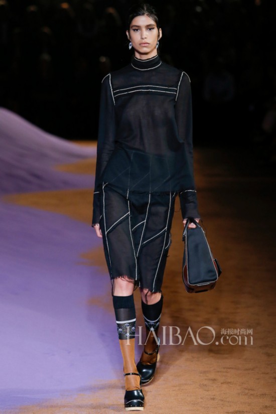 2015�K�L�����ɸ˩P�G���ԹF (Prada) �k�˨q