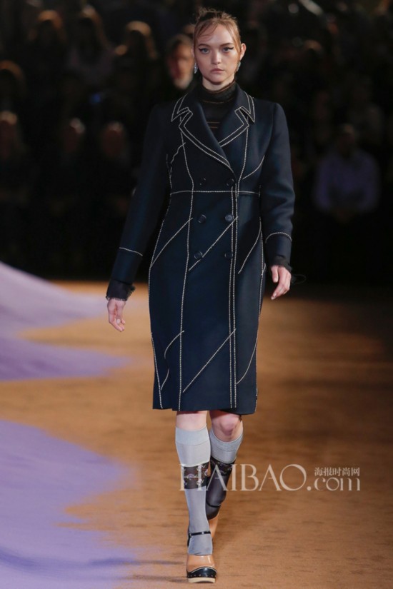 2015�K�L�����ɸ˩P�G���ԹF (Prada) �k�˨q