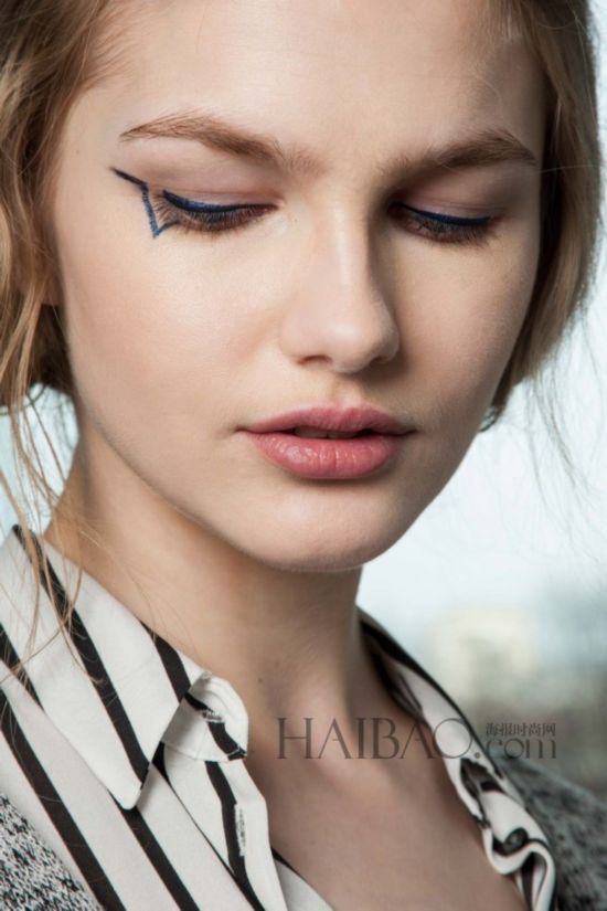 ᡤ߿ (Anthony Vaccarello) 2015ﶬʱװ㳡ױ