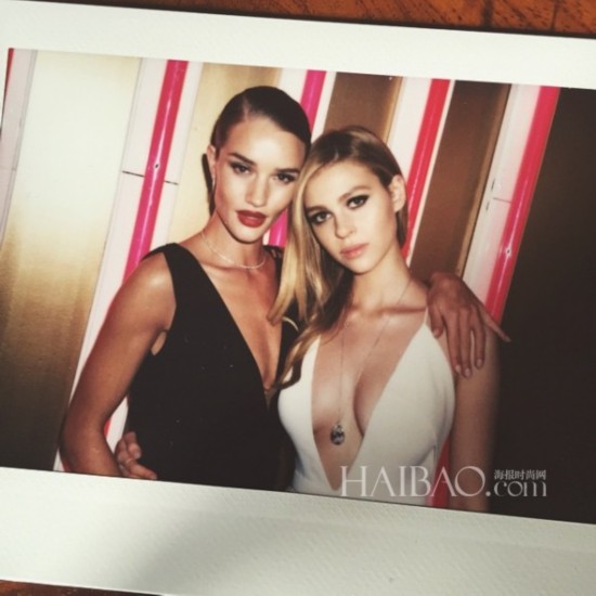 罗西·汉丁顿-惠特莉 (Rosie Huntington-Whiteley) ,妮可拉·佩尔茨 (Nicola Peltz)