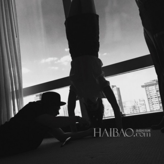 ���١��ն�ķ˹ (Katie Holmes)